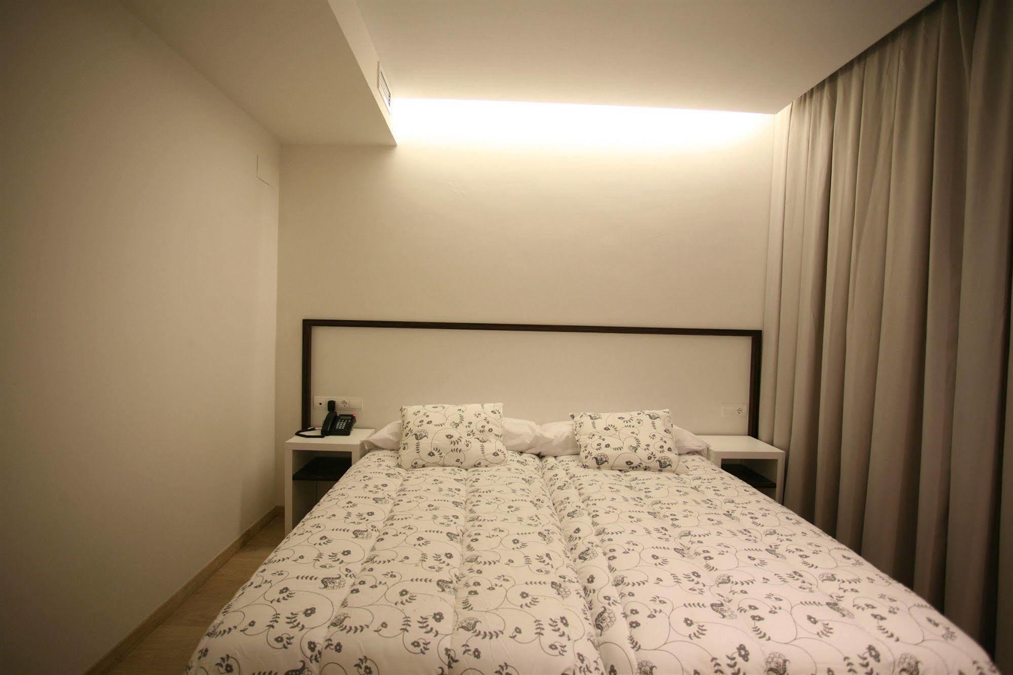 Aparthotel Playa Oliva Buitenkant foto